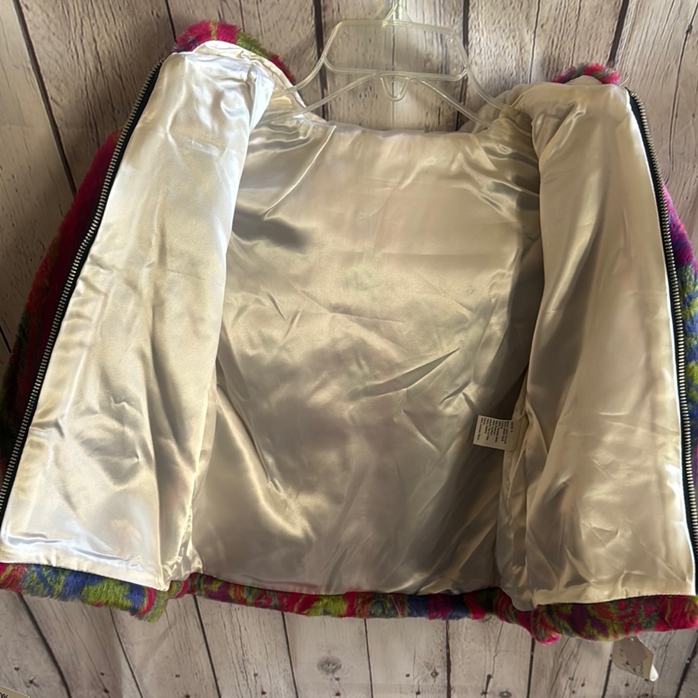 Girl’s Colorful Patterned Zip-Up Jacket - Picture 3 of 6